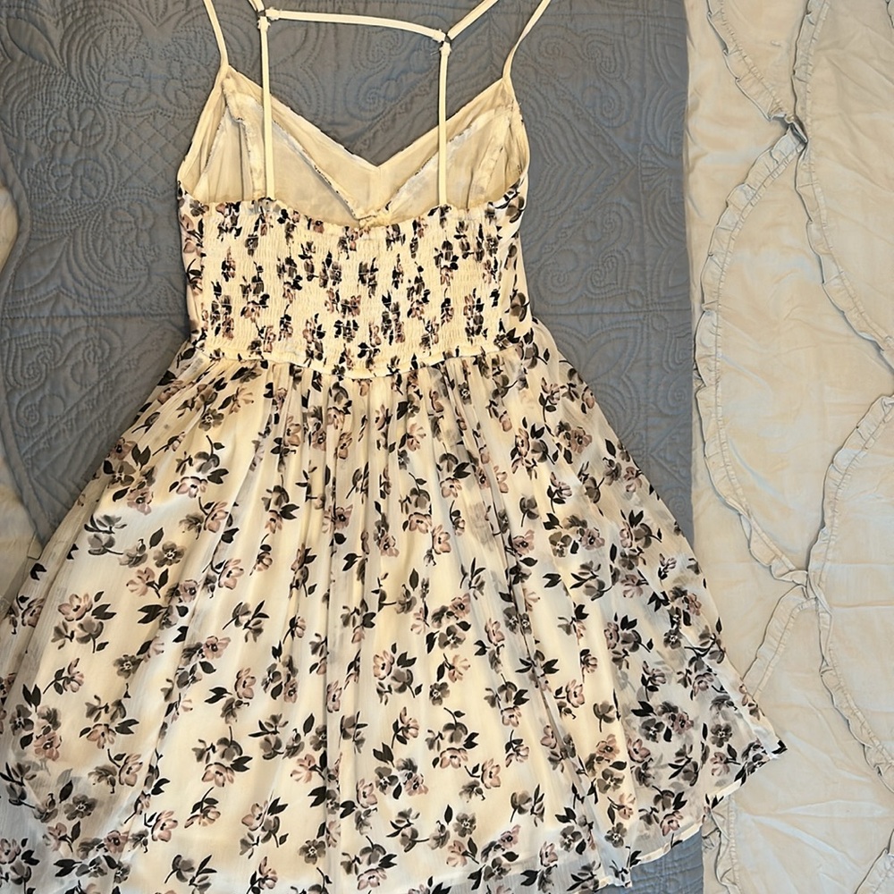 Beautiful HOLLISTER Dress - Picture 7 of 14